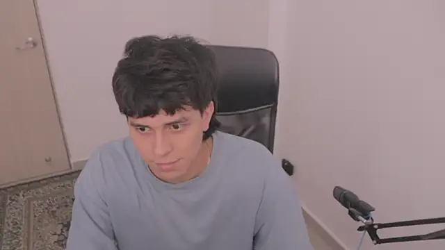 Snapshot of Tony_Hoffa chatting on 10-28-25, 06:51 Tony Hoffa online show from 10-28-25, 06:51