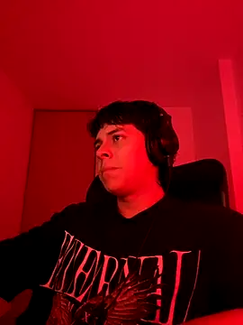 Snapshot of Tony_Hoffa chatting on 11-16-25, 04:28 Tony Hoffa online show from 11-16-25, 04:28