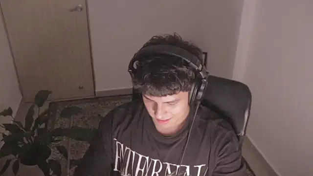 Snapshot of Tony_Hoffa chatting on 01-14-26, 01:09 Tony Hoffa online show from 01-14-26, 01:09