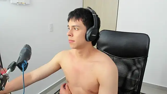 Snapshot of Tony_Hoffa chatting on 03-10-25, 11:06 Tony Hoffa online show from 03-10-25, 11:06