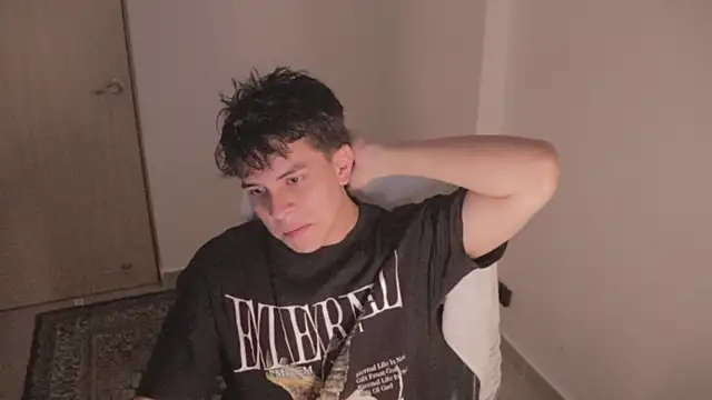 Snapshot of Tony_Hoffa chatting on 09-23-25, 01:34 Tony Hoffa online show from 09-23-25, 01:34