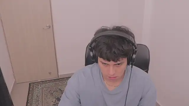 Snapshot of Tony_Hoffa chatting on 11-12-25, 04:11 Tony Hoffa online show from 11-12-25, 04:11