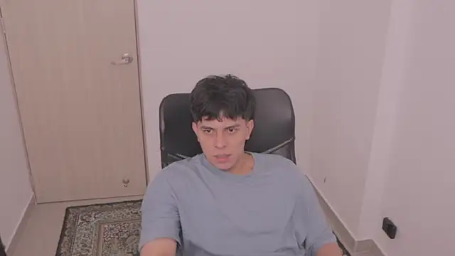 Snapshot of Tony_Hoffa chatting on 10-04-25, 05:58 Tony Hoffa online show from 10-04-25, 05:58