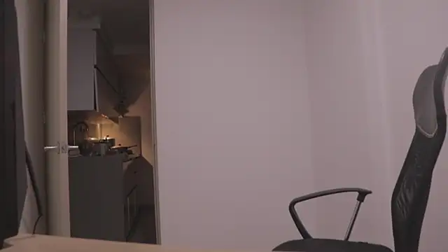 Snapshot of Tony_Hoffa chatting on 10-17-25, 11:06 Tony Hoffa online show from 10-17-25, 11:06