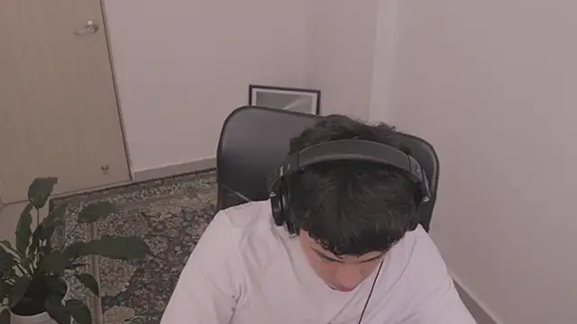 Snapshot of Tony_Hoffa chatting on 01-14-26, 06:11 Tony Hoffa online show from 01-14-26, 06:11