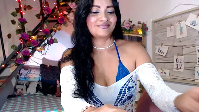 luna sky83 online show from 02-18-26, 06:00