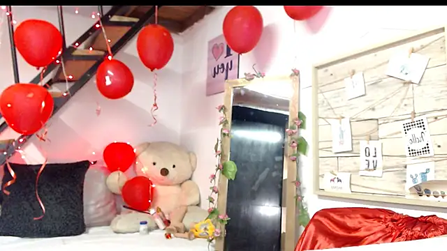 luna sky83 online show from 09-28-25, 06:20