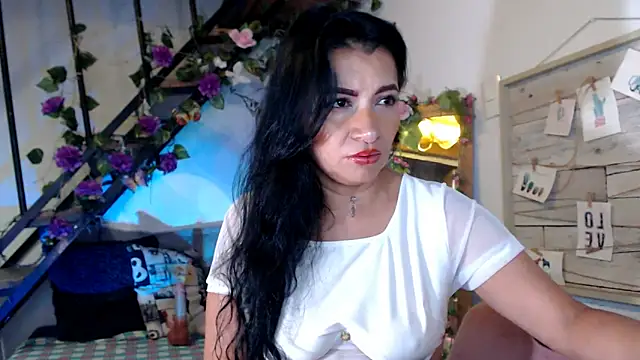 Snapshot of luna_sky83 chatting on 04-22-26, 05:03 luna sky83 online show from 04-22-26, 05:03