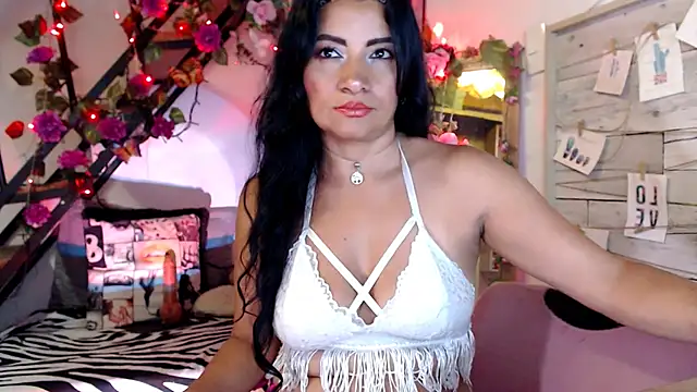 Snapshot of luna_sky83 chatting on 05-30-26, 05:36 luna sky83 online show from 05-30-26, 05:36
