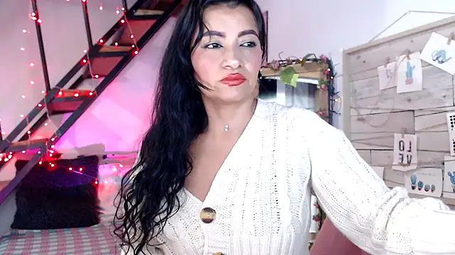 luna sky83 online show from 11-29-25, 06:35