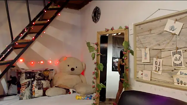 luna sky83 online show from 02-12-25, 06:19