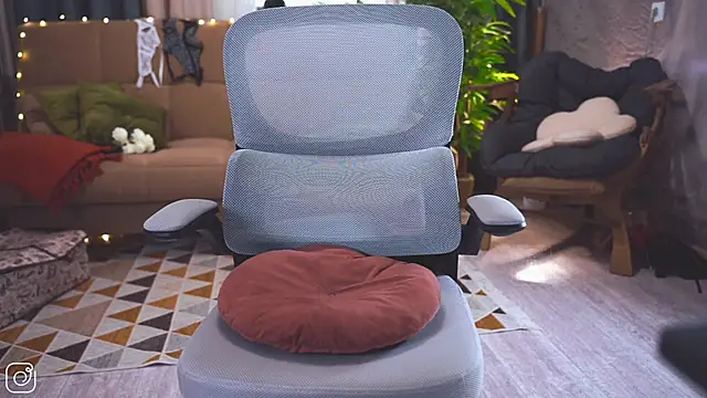 Feral Berrry  online show from 10-31-25, 05:48