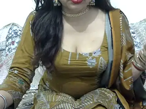 Snapshot of mishi_kaur chatting on 02-04-25, 03:00 mishi kaur online show from 02-04-25, 03:00