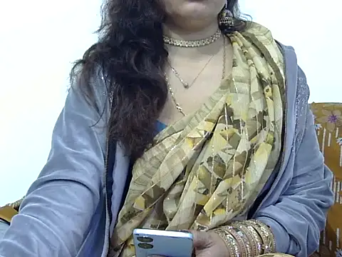 Snapshot of mishi_kaur chatting on 01-26-25, 10:23 mishi kaur online show from 01-26-25, 10:23