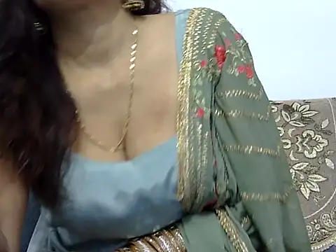 Snapshot of mishi_kaur chatting on 12-22-24, 02:49 mishi kaur online show from 12-22-24, 02:49
