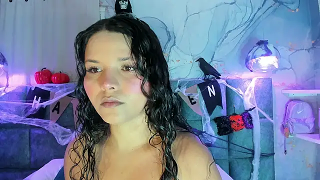 Snapshot of LottiCarter chatting on 10-08-25, 11:34 LottiCarter online show from 10-08-25, 11:34