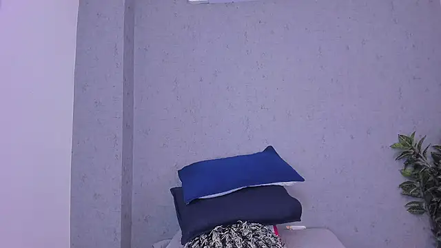 Snapshot of Tiffany_mendez chatting on 04-27-26, 12:14 Tiffany mendez online show from 04-27-26, 12:14