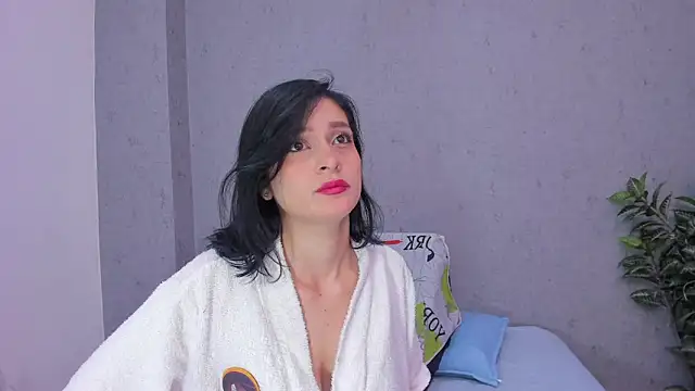 Tiffany mendez online show from 12-15-25, 12:22