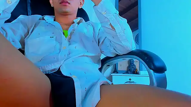 Snapshot of Muichiro_tokito1 chatting on 03-13-25, 07:20 Muichiro tokito1 online show from 03-13-25, 07:20