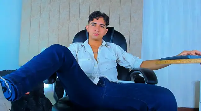 Snapshot of Muichiro_tokito1 chatting on 02-27-25, 04:02 Muichiro tokito1 online show from 02-27-25, 04:02