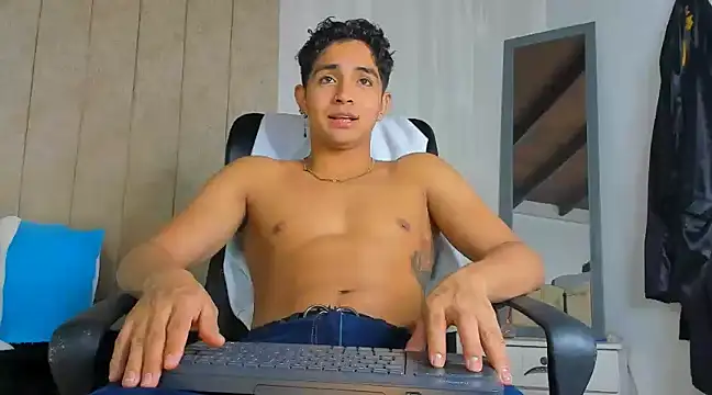 Snapshot of Muichiro_tokito1 chatting on 02-06-25, 04:42 Muichiro tokito1 online show from 02-06-25, 04:42