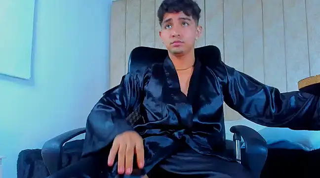 Snapshot of Muichiro_tokito1 chatting on 02-15-25, 07:27 Muichiro tokito1 online show from 02-15-25, 07:27