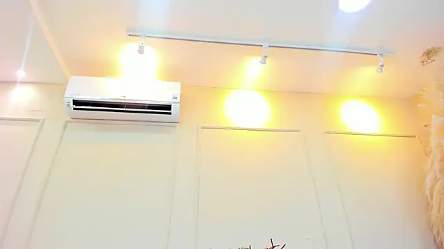 Snapshot of nahomygrey_ chatting on 03-14-25, 02:10 nahomygrey online show from 03-14-25, 02:10