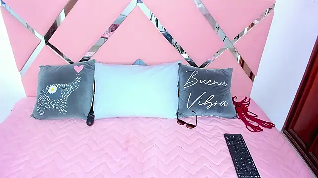 nahomygrey  online show from 02-06-26, 07:54