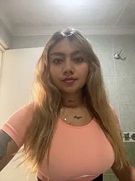 amanda-medrano1 online show from 04-15-26, 01:59