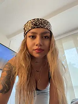 amanda-medrano1 online show from 06-04-26, 02:22