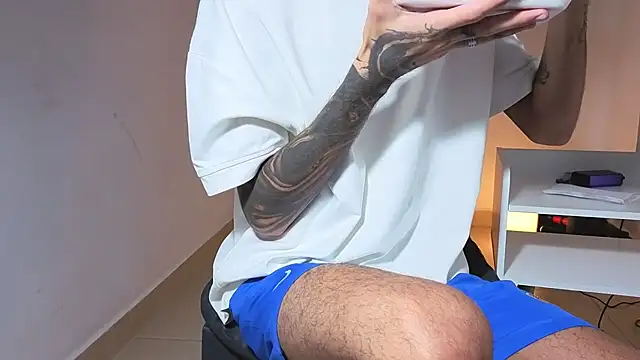 Saturno v online show from 11-30-25, 05:19