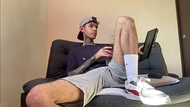 Saturno v online show from 03-22-25, 05:17