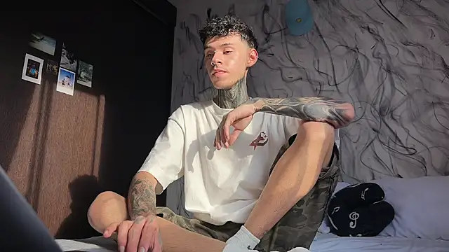 Saturno v online show from 04-15-26, 09:48