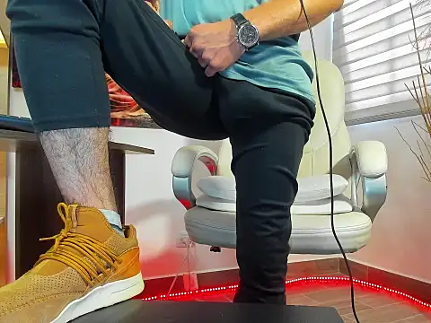 Snapshot of alessandro_wye chatting on 02-23-25, 02:46 alessandro wye online show from 02-23-25, 02:46