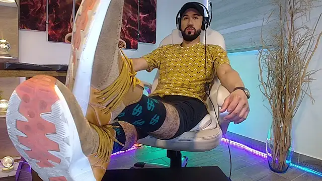 Snapshot of alessandro_wye chatting on 03-19-25, 08:54 alessandro wye online show from 03-19-25, 08:54