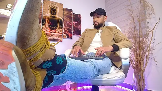 Snapshot of alessandro_wye chatting on 03-13-25, 06:16 alessandro wye online show from 03-13-25, 06:16