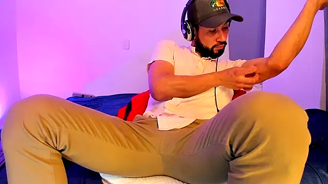 Snapshot of alessandro_wye chatting on 12-03-25, 06:36 alessandro wye online show from 12-03-25, 06:36