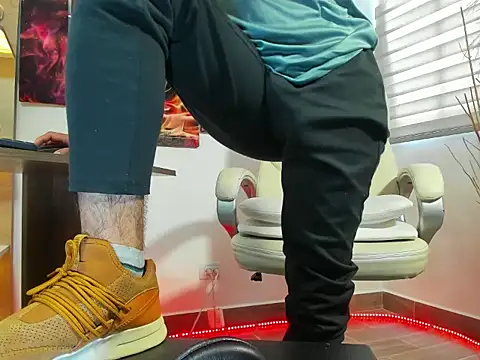 Snapshot of alessandro_wye chatting on 02-23-25, 05:50 alessandro wye online show from 02-23-25, 05:50