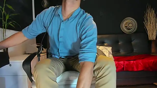 Snapshot of alessandro_wye chatting on 10-11-25, 06:58 alessandro wye online show from 10-11-25, 06:58