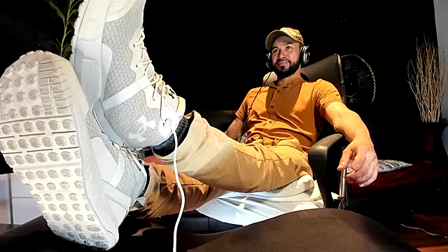 Snapshot of alessandro_wye chatting on 11-02-25, 03:11 alessandro wye online show from 11-02-25, 03:11