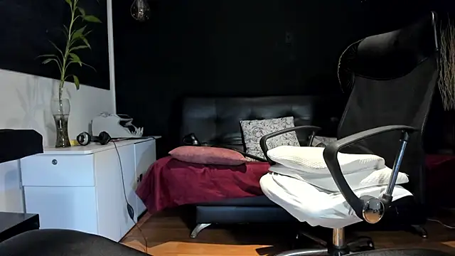 Snapshot of alessandro_wye chatting on 11-03-25, 06:40 alessandro wye online show from 11-03-25, 06:40