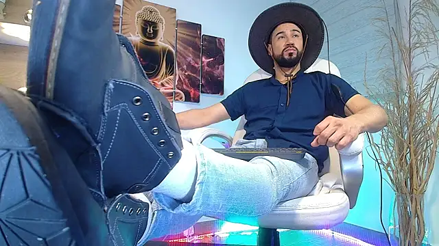 Snapshot of alessandro_wye chatting on 03-17-25, 09:33 alessandro wye online show from 03-17-25, 09:33