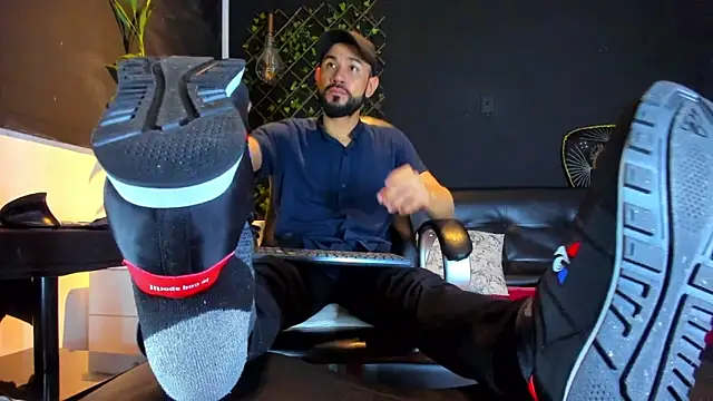 Snapshot of alessandro_wye chatting on 02-17-26, 02:53 alessandro wye online show from 02-17-26, 02:53