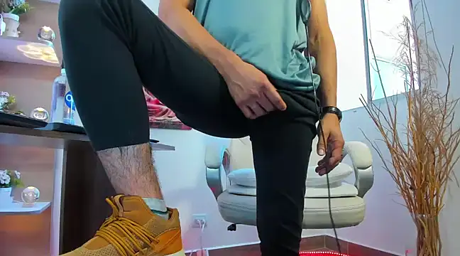 Snapshot of alessandro_wye chatting on 02-23-25, 08:55 alessandro wye online show from 02-23-25, 08:55