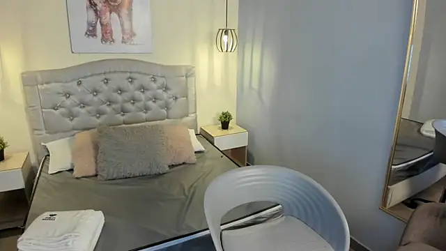 escarleth   online show from 10-03-25, 01:34