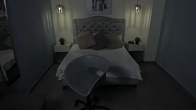 escarleth   online show from 10-21-25, 01:54