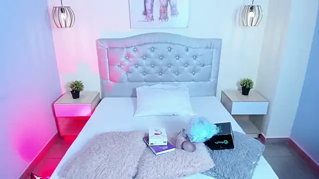 escarleth   online show from 12-01-25, 02:07