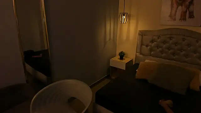 escarleth   online show from 11-20-25, 12:17