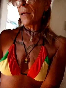 Snapshot of sabinytahot chatting on 12-30-24, 05:02 sabinytahot online show from 12-30-24, 05:02