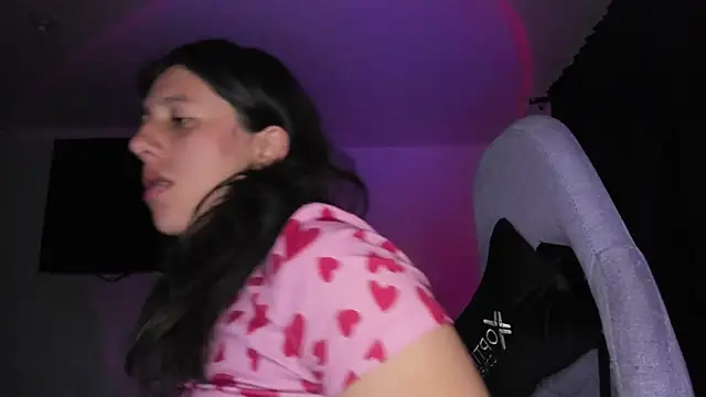 Bunnyy095 online show from 04-18-26, 02:36